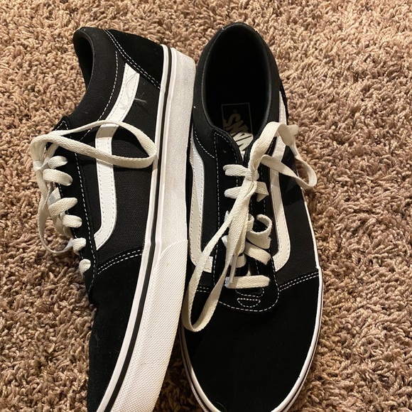 VANS - Picture 2 of 4